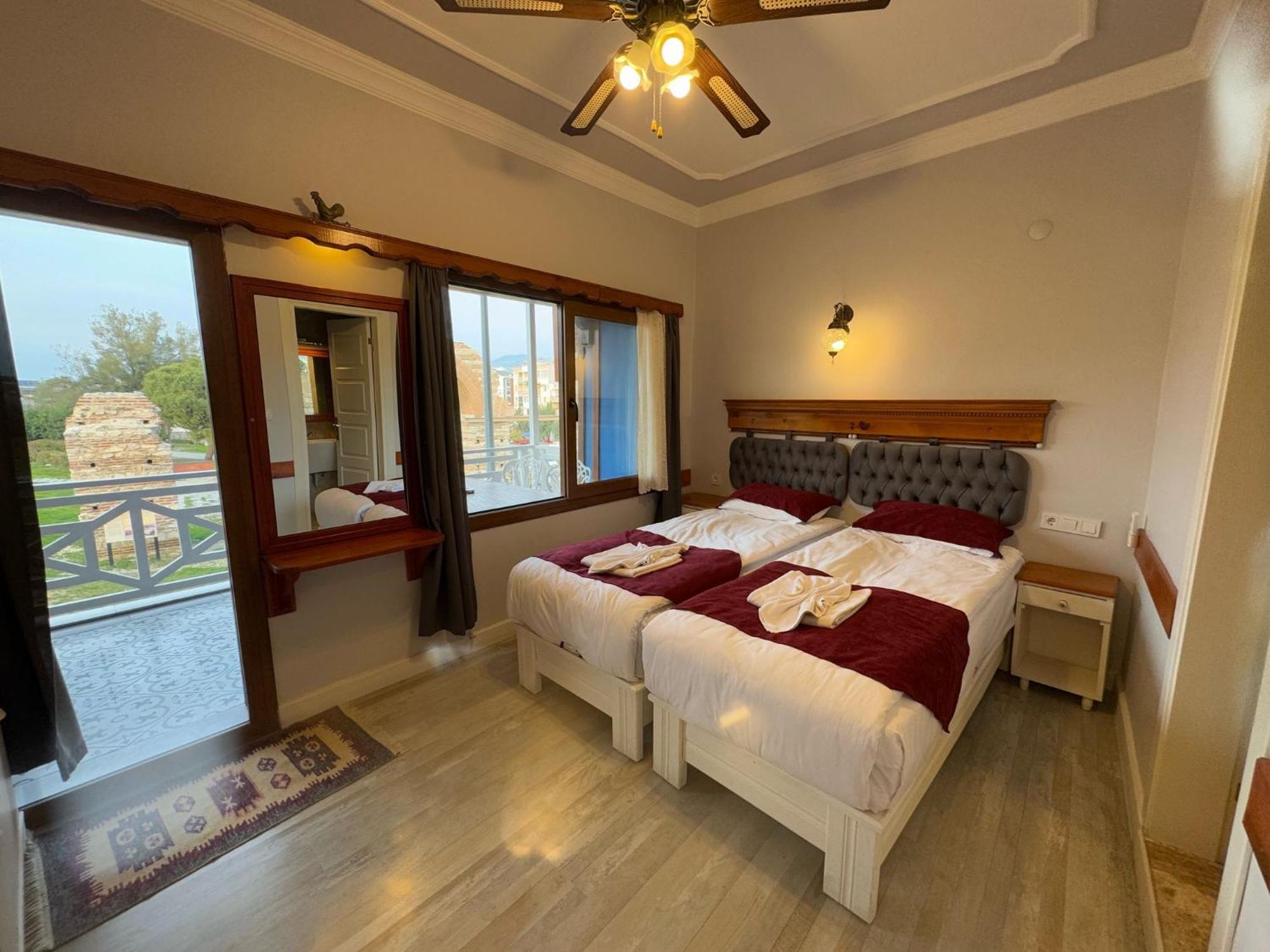 Ephesus Selcuk Castle View Suites ภายนอก รูปภาพ